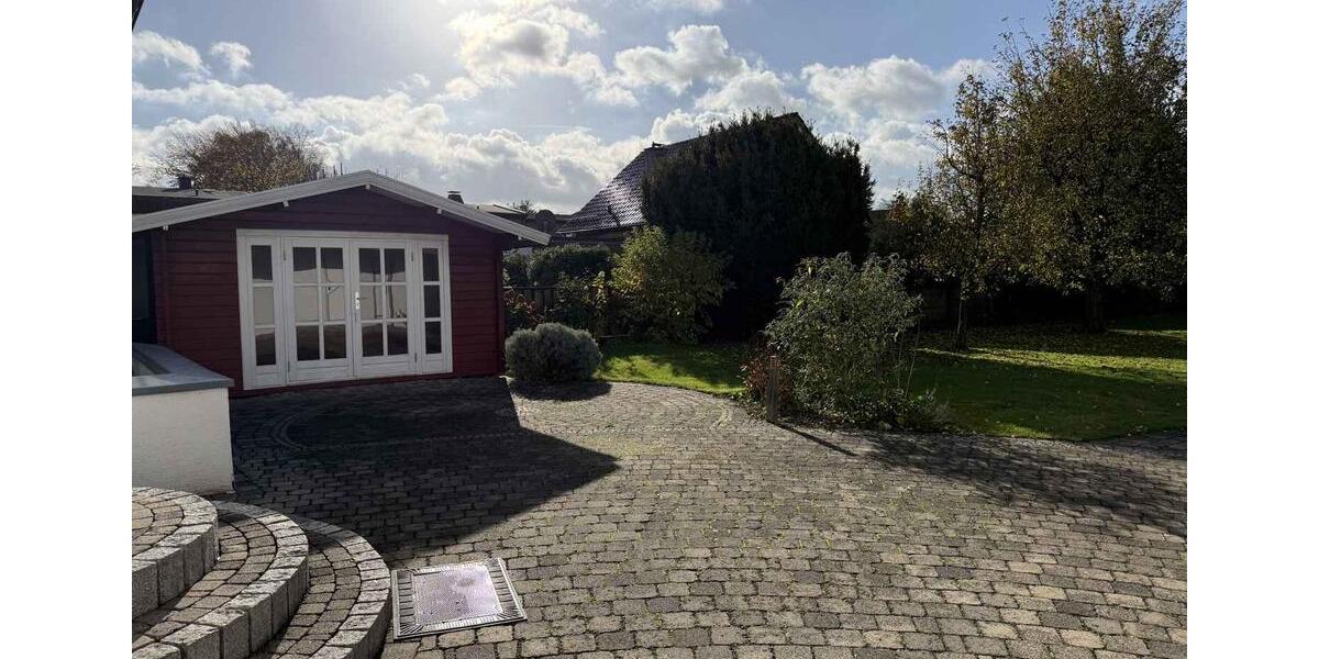 Freistehendes Einfamilienhaus mit Garten & Doppelgarage in Westtünnen! 4.5 zimmer