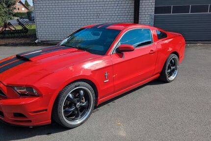 Ford Mustang 193.000 km 14.900 € Werl 59457