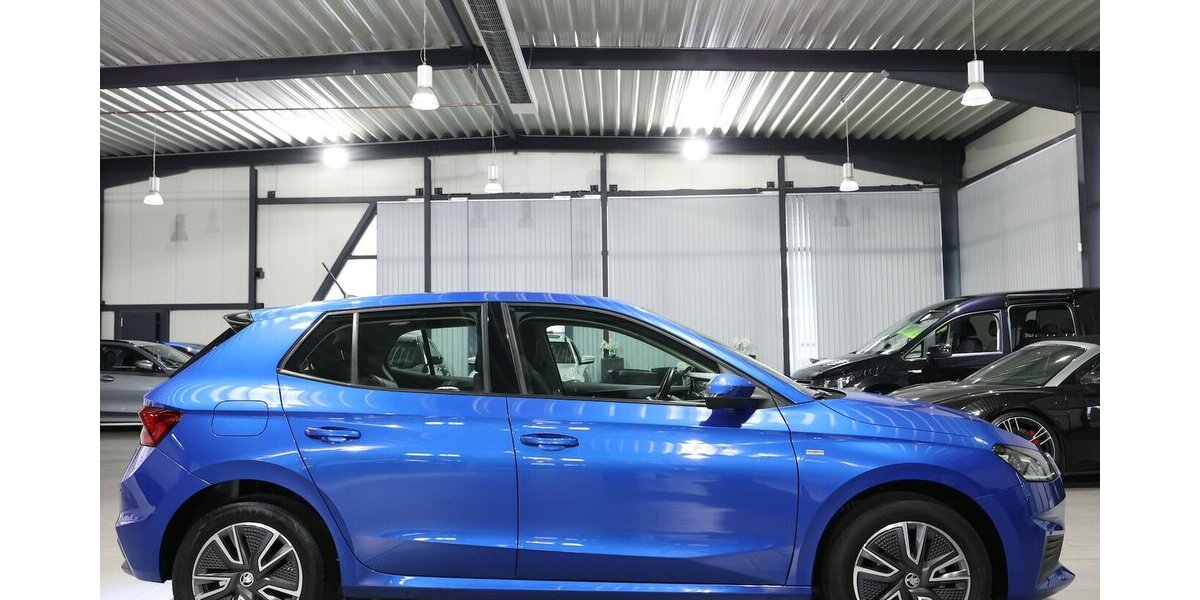 Skoda Fabia 1.0 TOUR RACE BLUE / LED / GROßES-DISPLAY 55.000 km 13.888 &euro; Hamm 59077