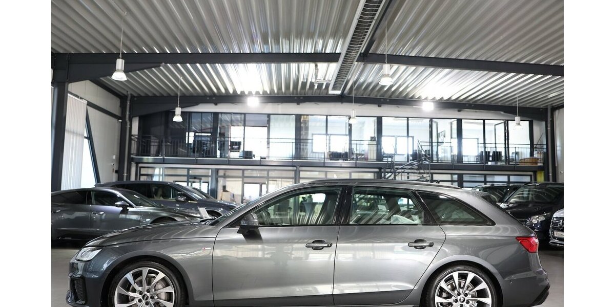 Audi A4 Avant 40 TFSI QUATTRO S-LINE SPORT BLACK TOP 113.000 km 26.666 &euro; Hamm 59077