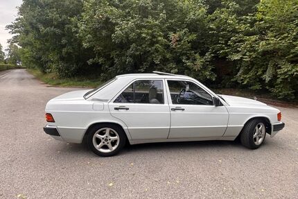 Mercedes-Benz 190 206.000 km 3.000 € Menden 58706