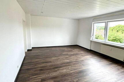 Top renovierte 3 Zimmer Wohnung Zentrum Dudweiler Uninähe