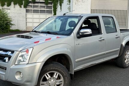 Isuzu D-Max 203.000 km 6.900 &euro; Soest 59494