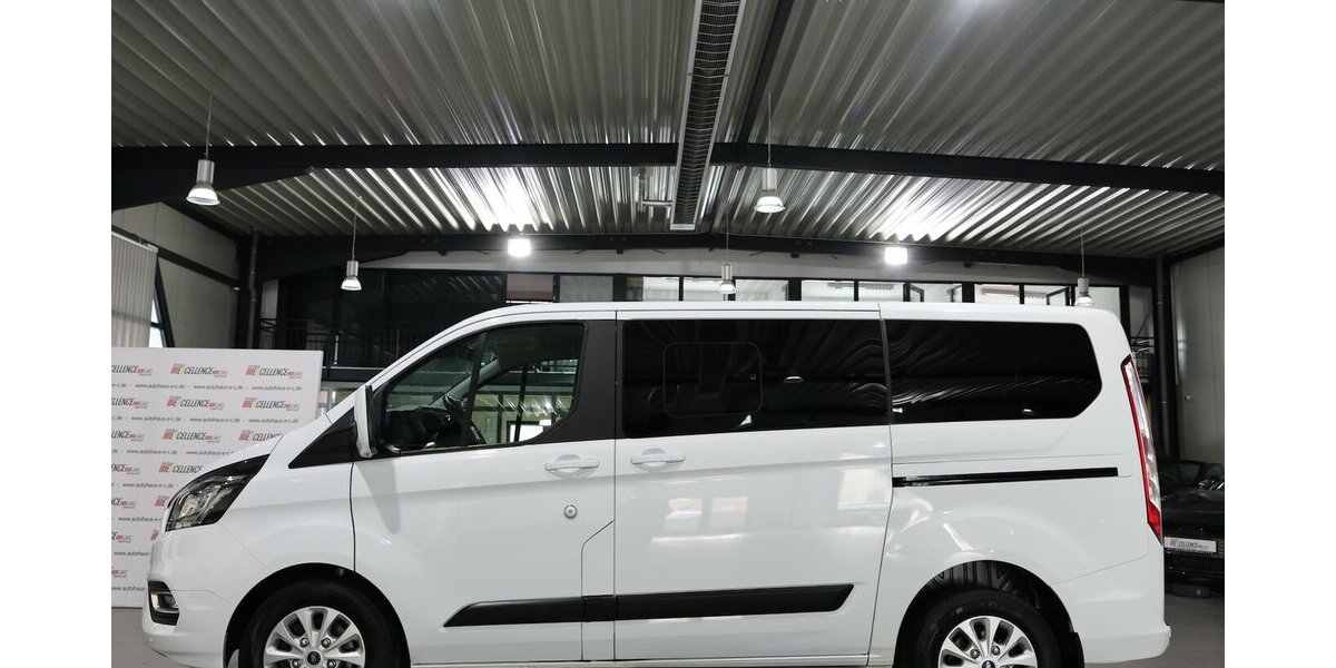 Ford Tourneo Custom 2.0 TDCI 320 L1 / 8-SITZER / NAVI 167.000 km 25.555 &euro; Hamm 59077