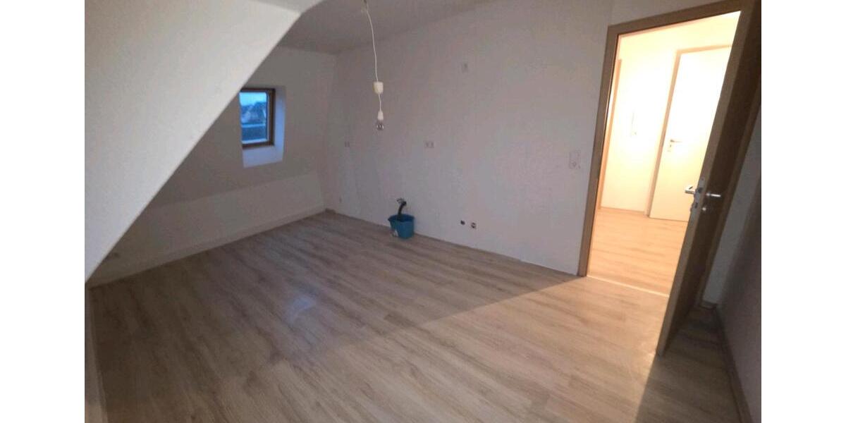 35 Zimmer 60qm Dachgeschoss Wohnung 3 zimmer