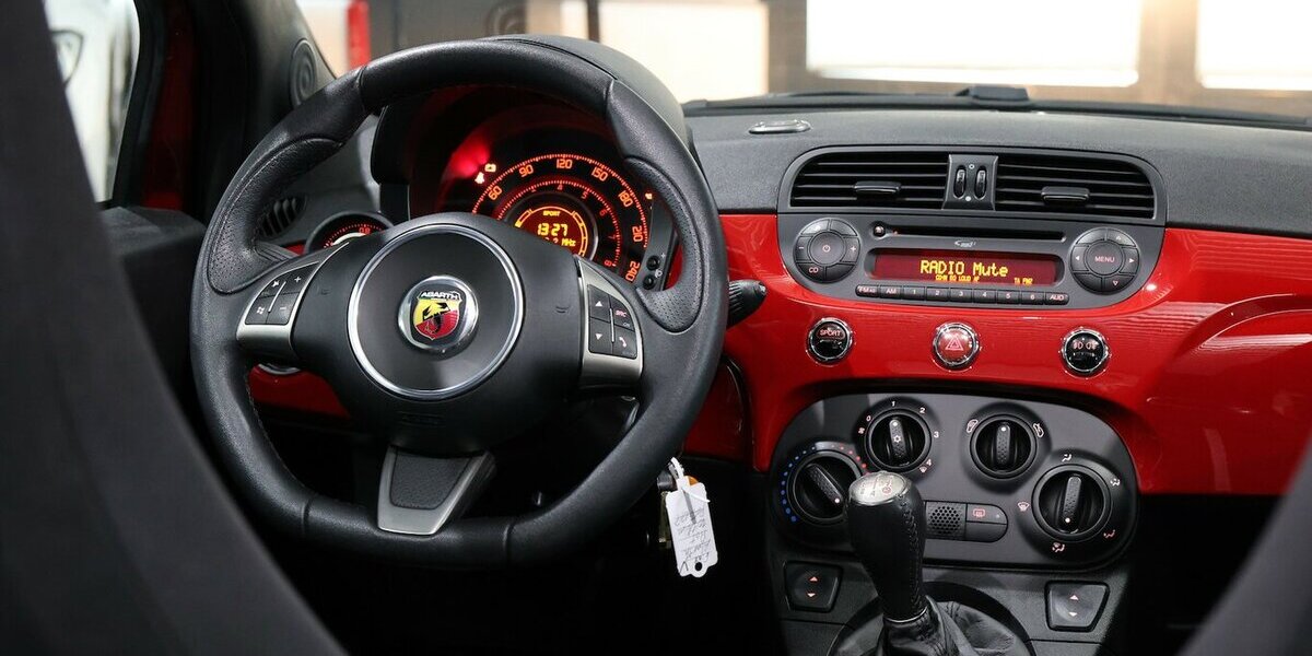 Abarth 500C SPORT-MODE / NAVI+ / SPORT-ALCANTARA-SITZE 104.000 km 11.777 &euro; Hamm 59077