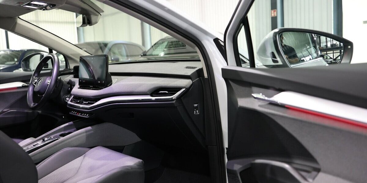 Skoda Enyaq IV 80 LOFT 94,8% / LEDER, AHK, WÄRMEPUMPE 127.000 km 26.991 &euro; Hamm 59077