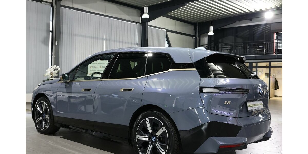BMW iX 40 xDrive SPORT TITAN GLAS STORM EINZELSTÜCK 79.000 km 41.111 &euro; Hamm 59077