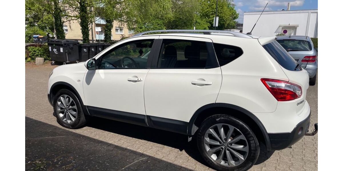 Nissan Qashqai 218.000 km 5.900 &euro; Hamm 59067