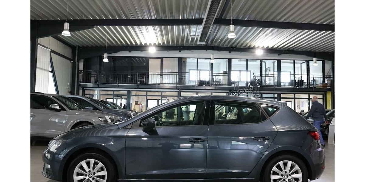 Seat Leon 1.6 TDI STYLE / NAVI-PLUS+APPLE+ANDROID 111.000 km 11.555 &euro; Hamm 59077