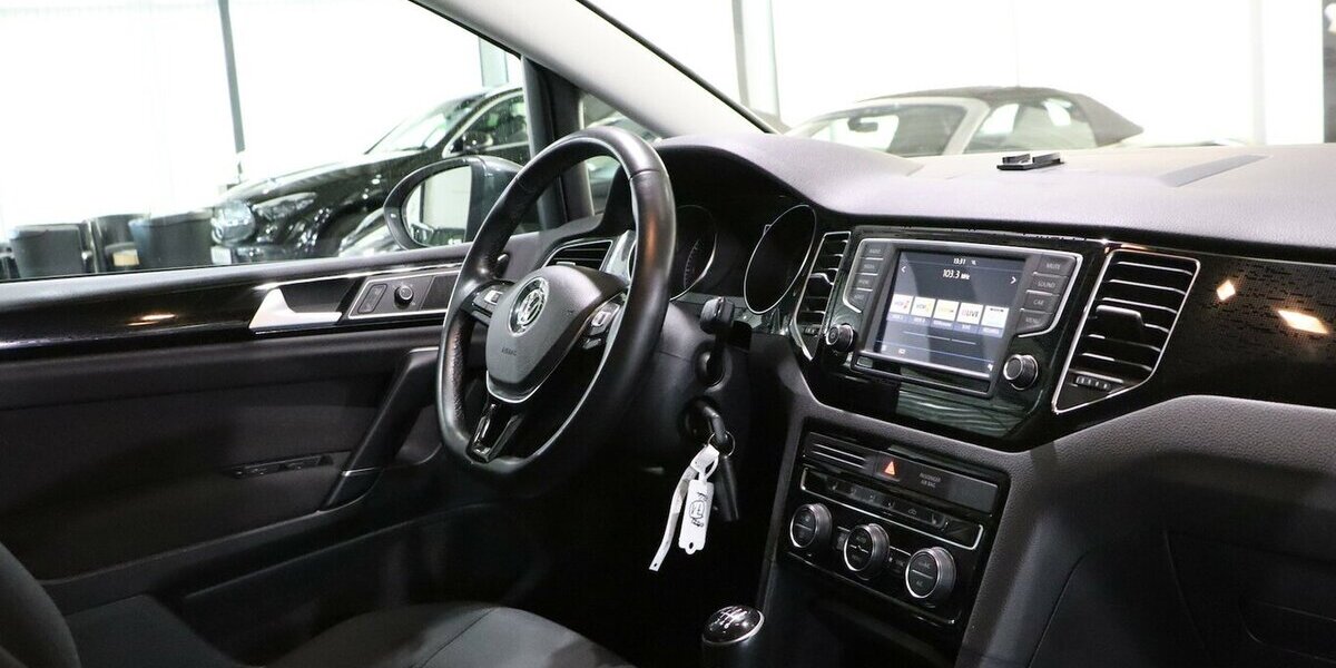 VW Golf Sportsvan 1.4 TSI SOUND R-LINE SPORT XENON 67.000 km 13.992 &euro; Hamm 59077