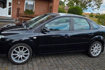 Ford Focus 171.000 km 1.999 € Lippetal 59510