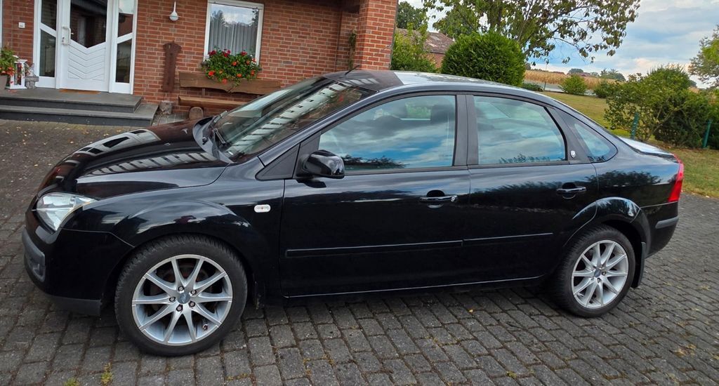 Ford Focus 171.000 km 1.999 € Lippetal 59510