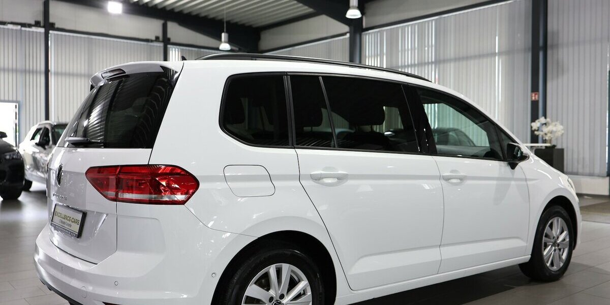 VW Touran 2.0 TDI DSG IQ Comfortline / 7-SITZE, LED 66.000 km 26.777 &euro; Hamm 59077