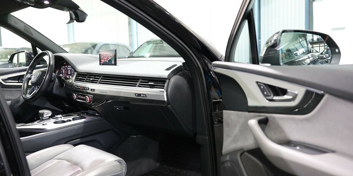 Audi Q7 3.0 TDI Q S-LINE SPORT BLACK / 7-SITZER / TOP 129.000 km 33.444 &euro; Hamm 59077