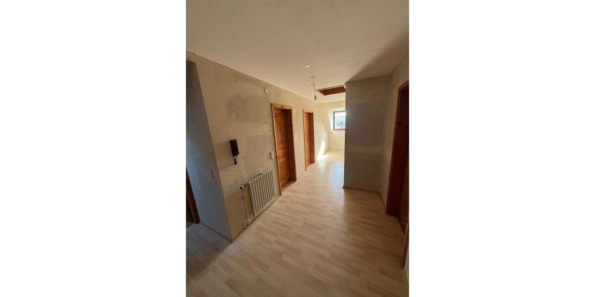 Etagenwohnung Menden (Sauerland) Berkenhofskamp - 6 Zimmer, 167 m&sup2;, 220.000&euro; | Angebot:26610251