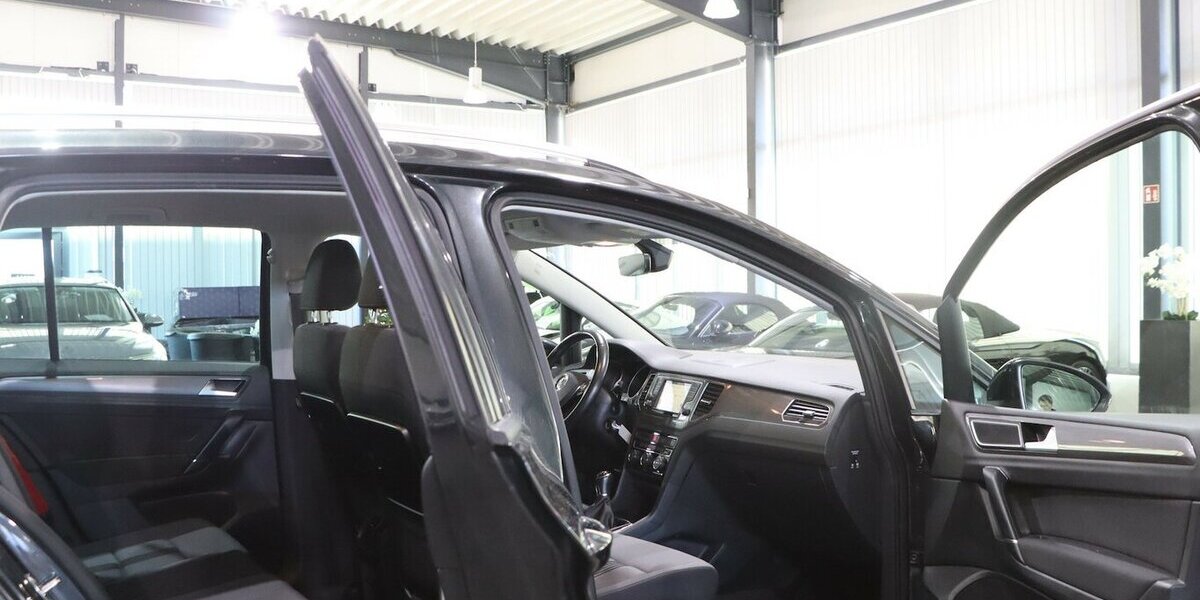 VW Golf Sportsvan 1.4 TSI ALLSTAR / XENON, NAVI-DM 119.000 km 11.777 &euro; Hamm 59077