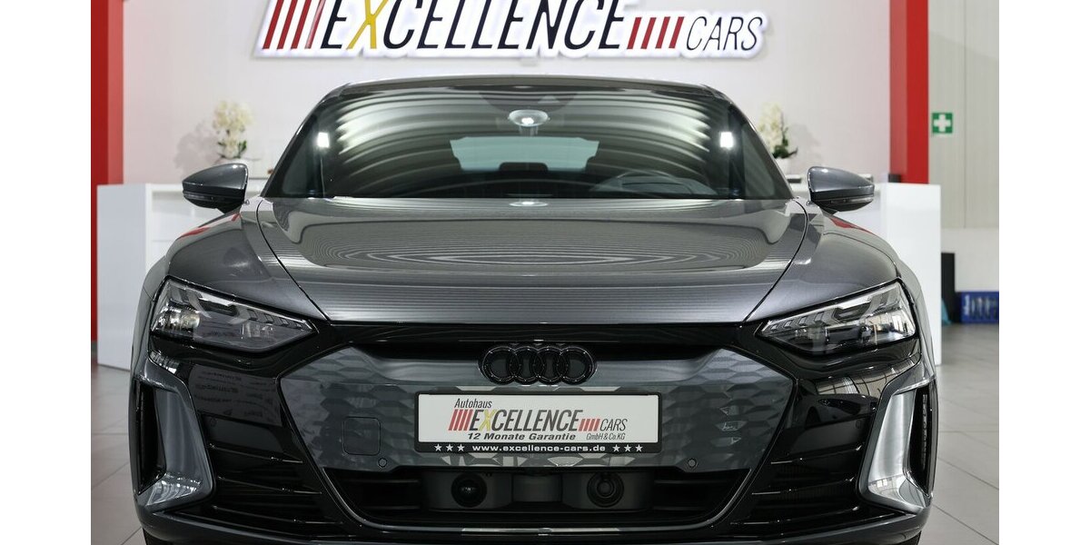 Audi e-tron GT QUATTRO / DAYTONA + BLACK / PANORAMA / 29.000 km 48.777 &euro; Hamm 59077