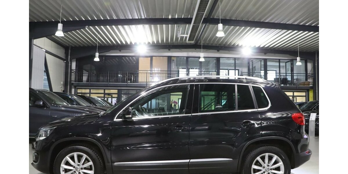 VW Tiguan 2.0 TDI LOUNGE SPORT & STYLE NAVI+KAMERA 149.000 km 13.777 &euro; Hamm 59077