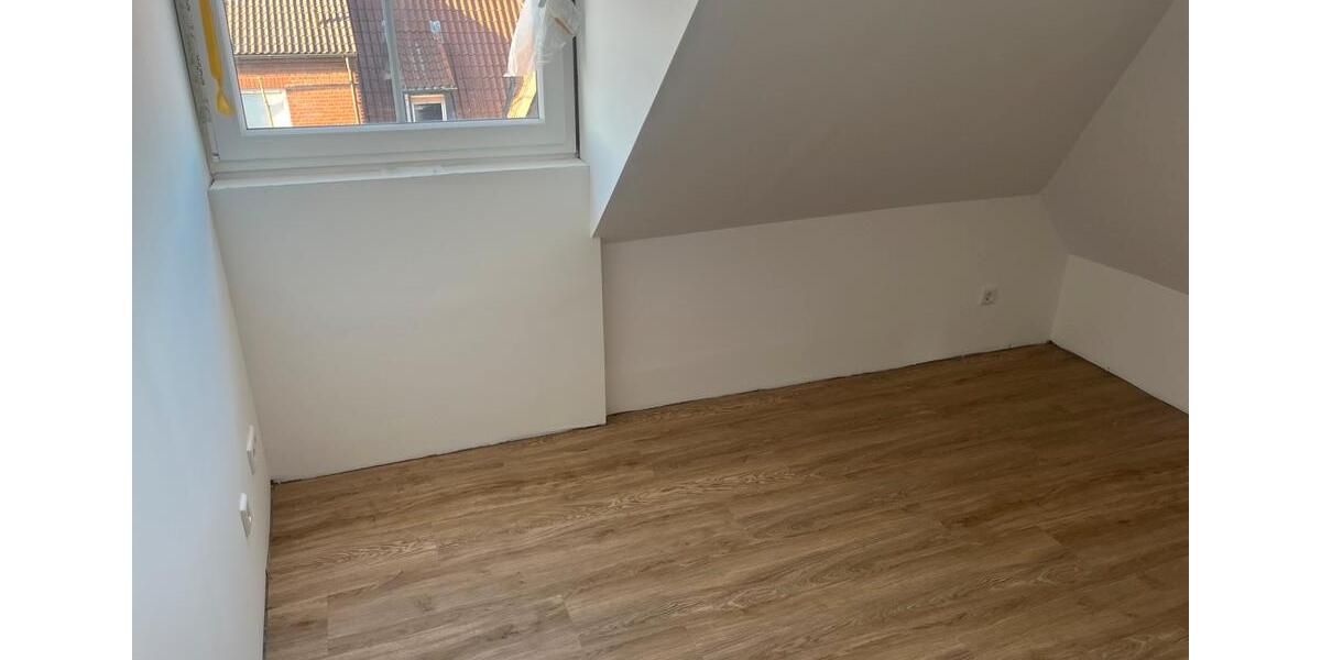 Dachgeschoßwohnung Ahlen - 3 Zimmer, 60 m&sup2;, 750&euro; | Angebot:25061905