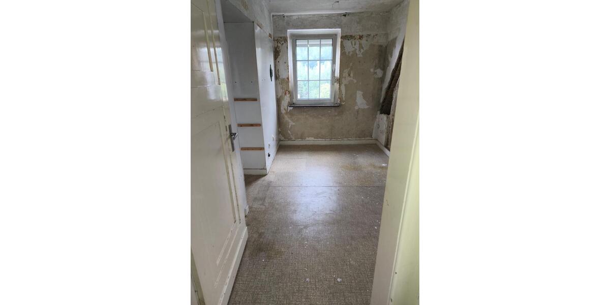 Einfamilienhaus Menden (Sauerland) - 7 Zimmer, 156 m&sup2;, 215.000&euro; | Angebot:27426515
