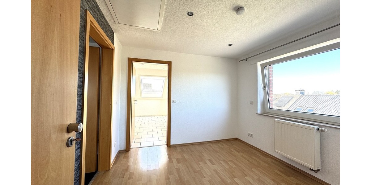 Helle 2-Zimmer-Wohnung im Dachgeschoss eines gepflegten Dreifamilienhauses! - Dachgeschoßwohnung Drensteinfurt Rinkerode | Angebot:26351520
