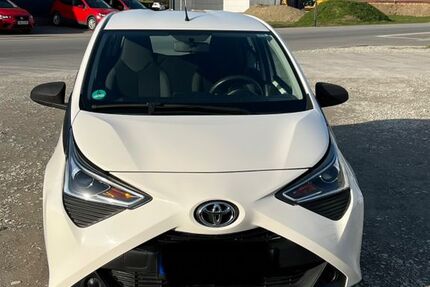 Toyota Aygo (X) 34.288 km 9.700 &euro; Lippetal 59510