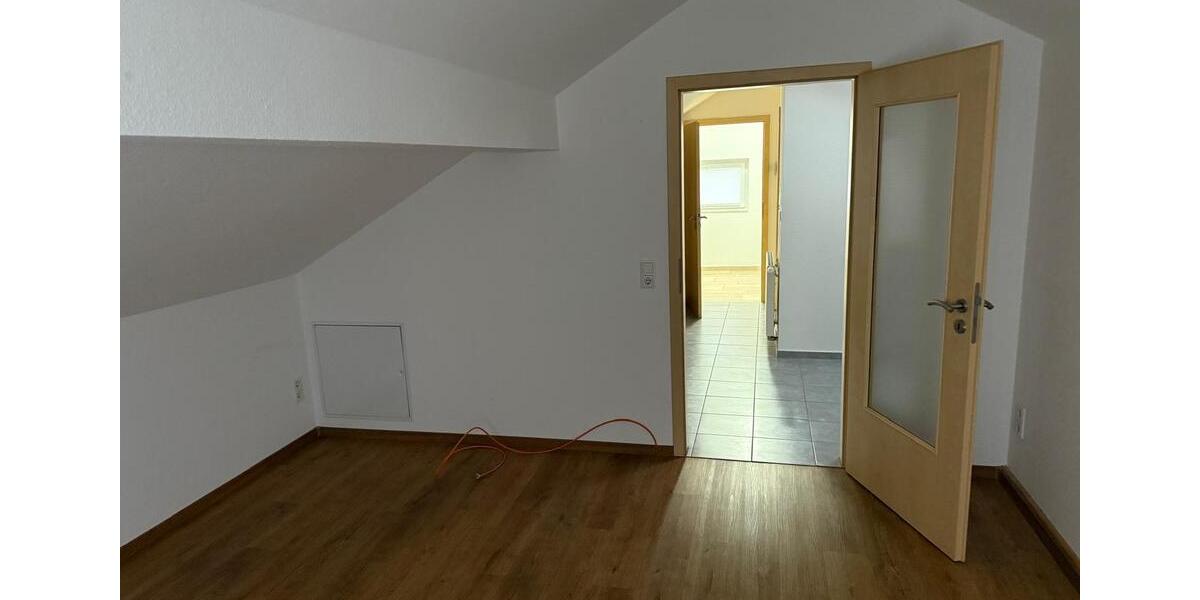Dachgeschoßwohnung Beckum - 2 Zimmer, 48 m&sup2;, 550&euro; | Angebot:25047325