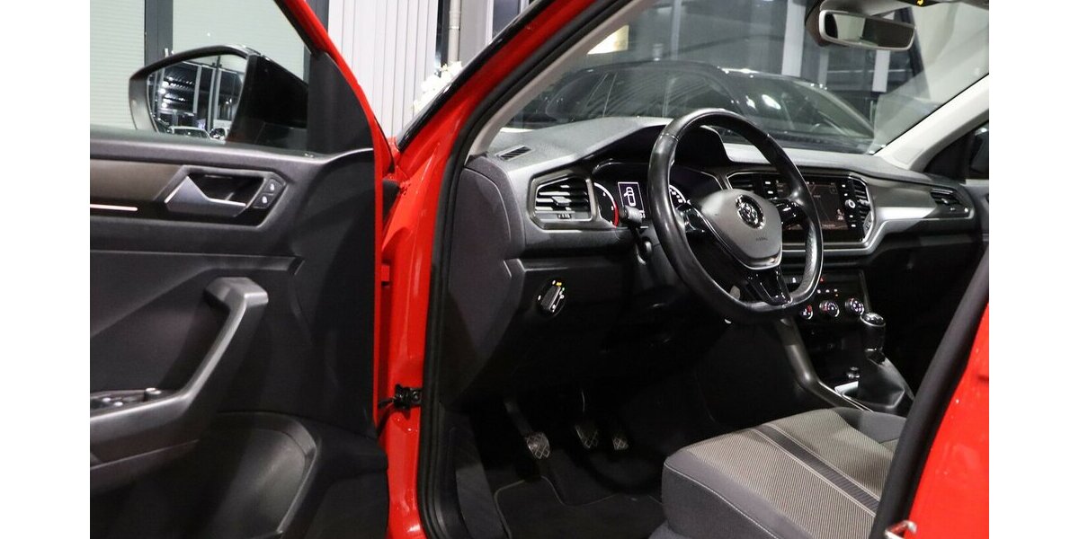 VW T-Roc 1.6 TDI STYLE / RED & BLACK / NAVI+KAMERA 100.000 km 15.888 &euro; Hamm 59077