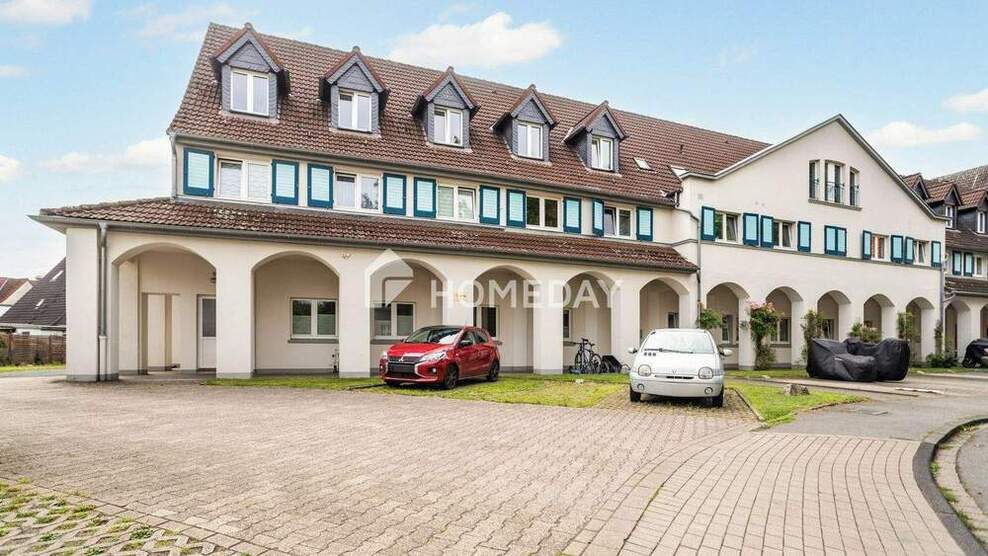Zentral, charmant, bezugsbereit - Lichtdurchflutete Etagenwohnung mit Stellplatz 2 zimmer