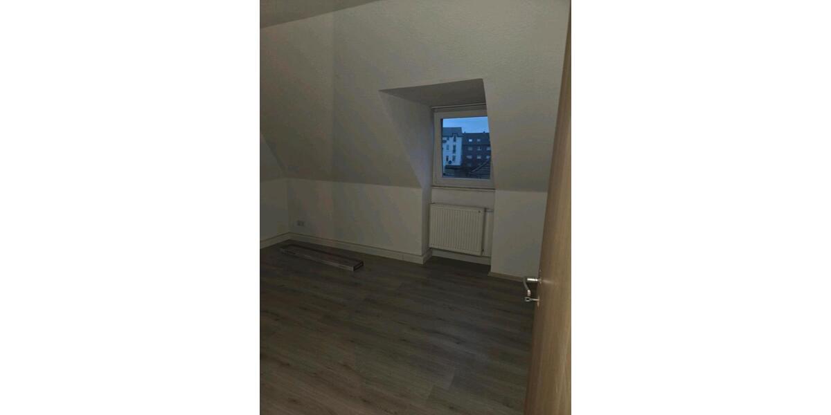 35 Zimmer 60qm Dachgeschoss Wohnung 3 zimmer