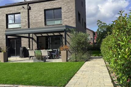 Haus Hamm Berge - 6 Zimmer, 233 m&sup2;, 2.250&euro; | Angebot:26040203