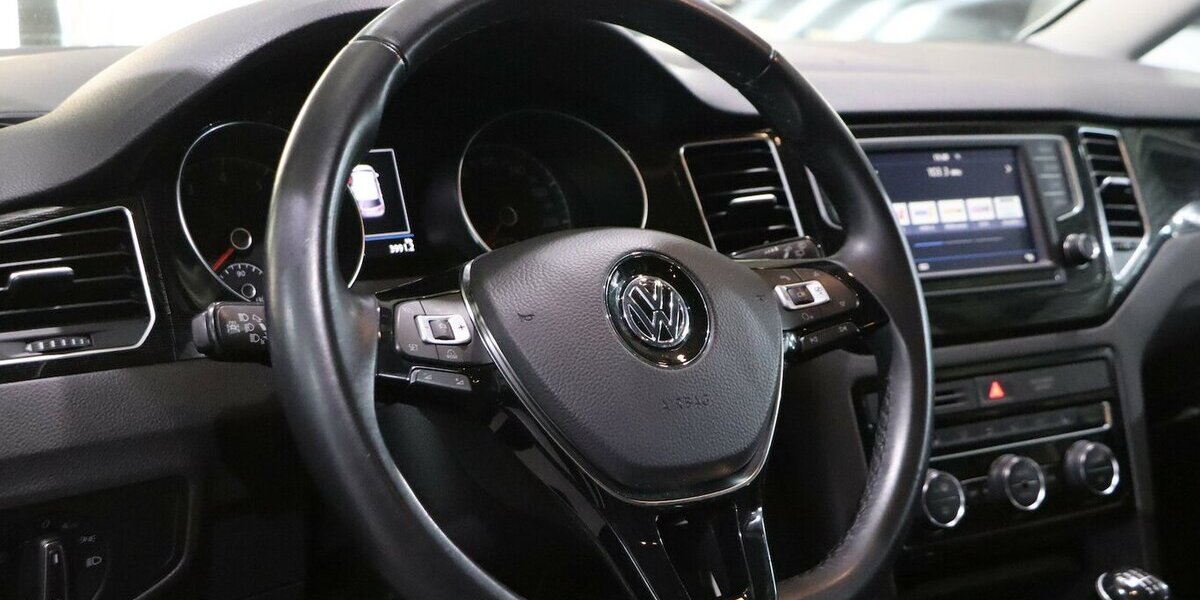 VW Golf Sportsvan 1.4 TSI SOUND R-LINE SPORT XENON 67.000 km 13.992 &euro; Hamm 59077