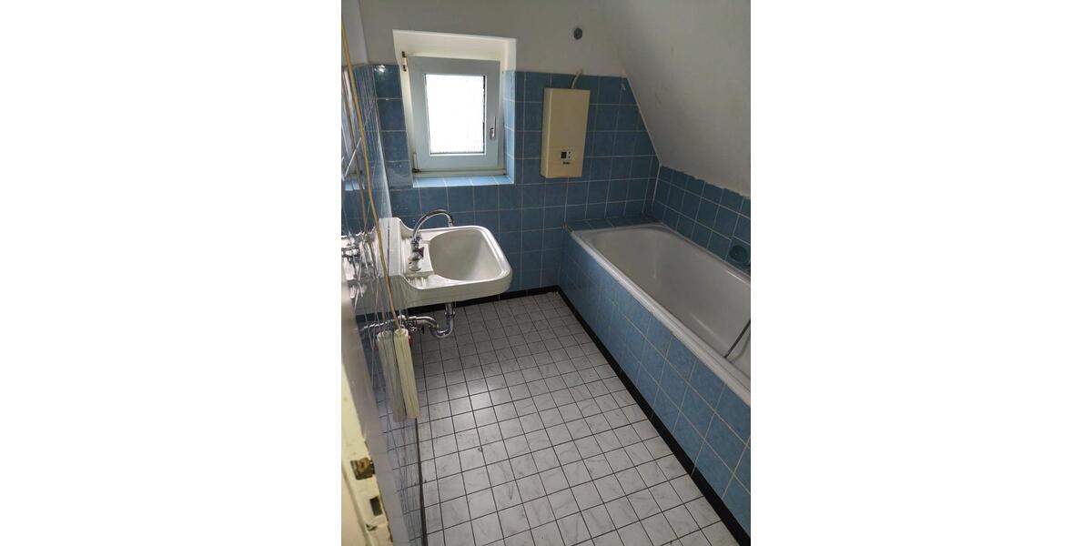 Einfamilienhaus Menden (Sauerland) - 7 Zimmer, 156 m&sup2;, 215.000&euro; | Angebot:27426515