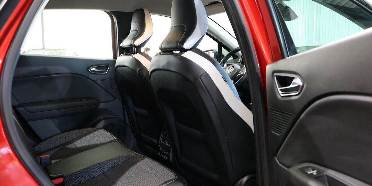 Renault Captur 130 TCE INTENS RED & BLACK / LED / AHK 83.000 km 14.777 &euro; Hamm 59077