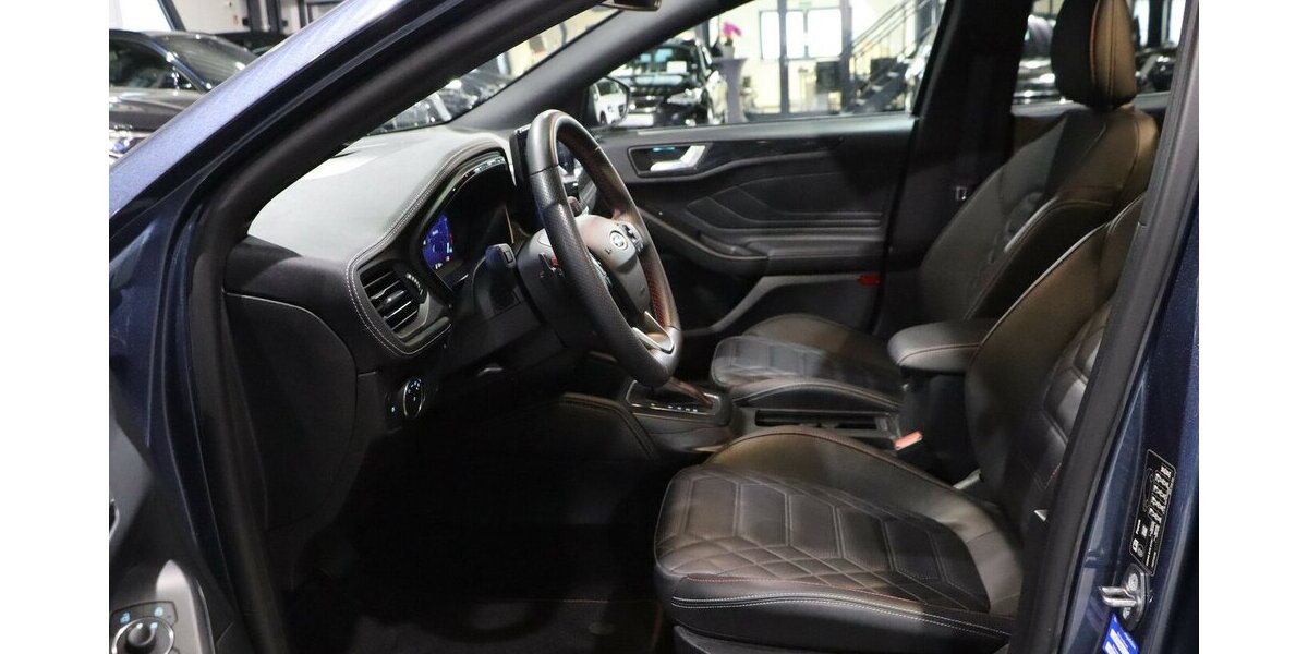 Ford Focus EB HYBRID ST-LINE SPORT VIGNALE MATRIX-LED 34.000 km 22.222 &euro; Hamm 59077