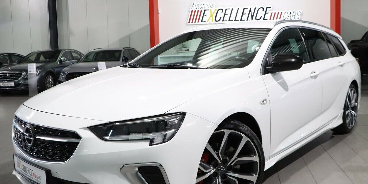 Opel Insignia 2.0 ST 4x4 OPC-LINE GSI WHITE / VC+HUD 140.000 km 18.888 &euro; Hamm 59077