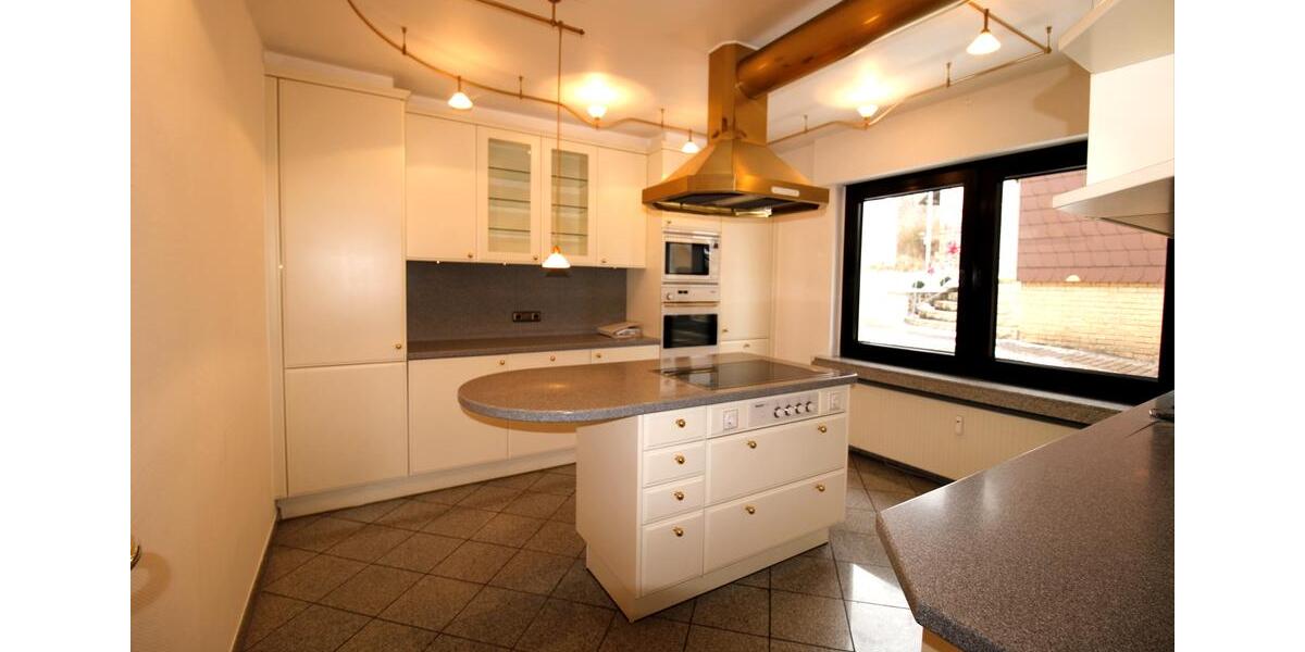 Einfamilienhaus Arnsberg Holzen - 6 Zimmer, 200 m&sup2;, 1.600&euro; | Angebot:24549619