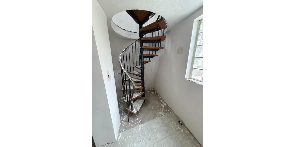 Großes Sieben-Zimmer-Reihenmittelhaus in Massivbauweise | 120 m² 7 zimmer