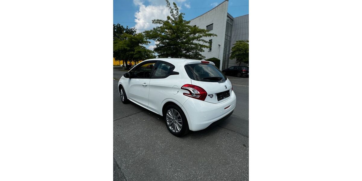 Peugeot 208 128.000 km 4.300 € Bergkamen 59192