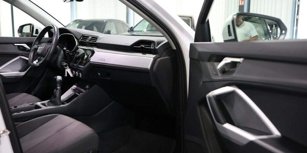 Audi Q3 35 TFSI WHITE / VIRTUAL+NAVI / LED / AHK 50.000 km 25.333 &euro; Hamm 59077
