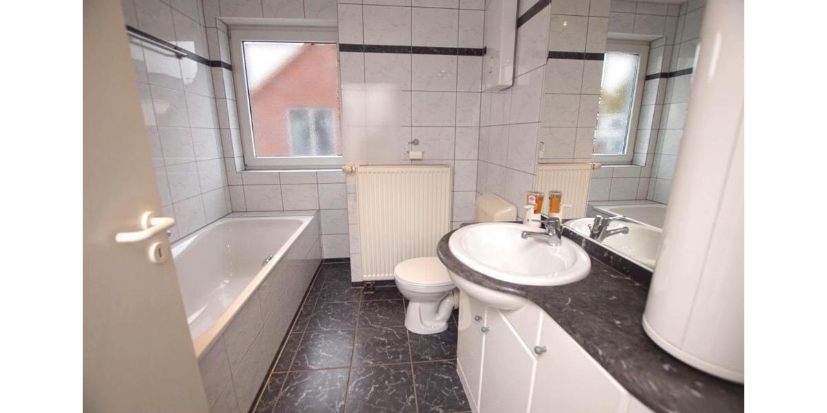 Dachgeschoßwohnung Beckum - 3 Zimmer, 83 m&sup2;, 830&euro; | Angebot:26316650