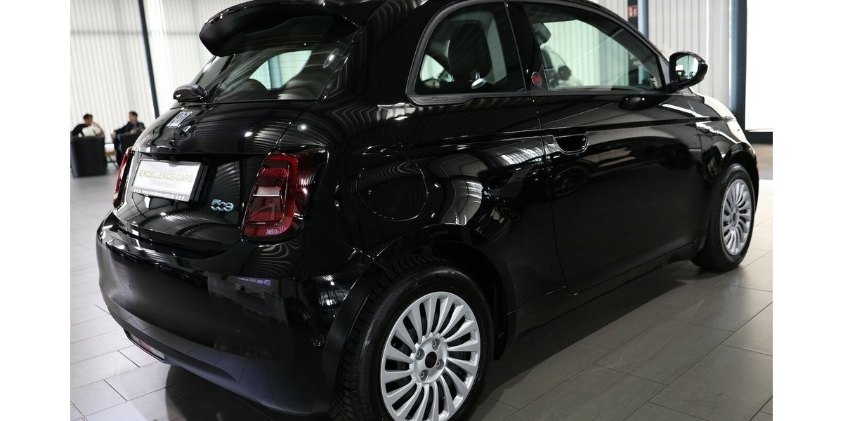 Fiat 500e RED BLACK / 98,8% / VIRTUAL / APPLE+KAMERA 7.000 km 19.700 &euro; Hamm 59077