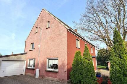 Hamm-Uentrop, ein beindruckendes Haus mit 2 Garagen und sehr großem Garten in Kanalnähe. 5 zimmer