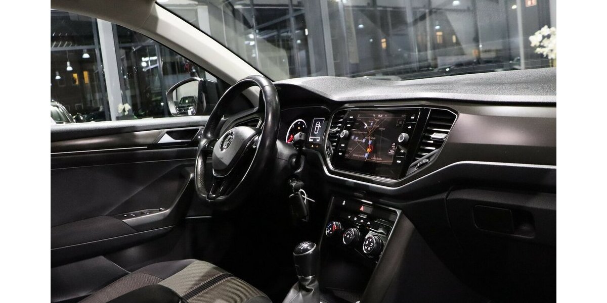 VW T-Roc 1.6 TDI STYLE / RED & BLACK / NAVI+KAMERA 100.000 km 15.888 &euro; Hamm 59077