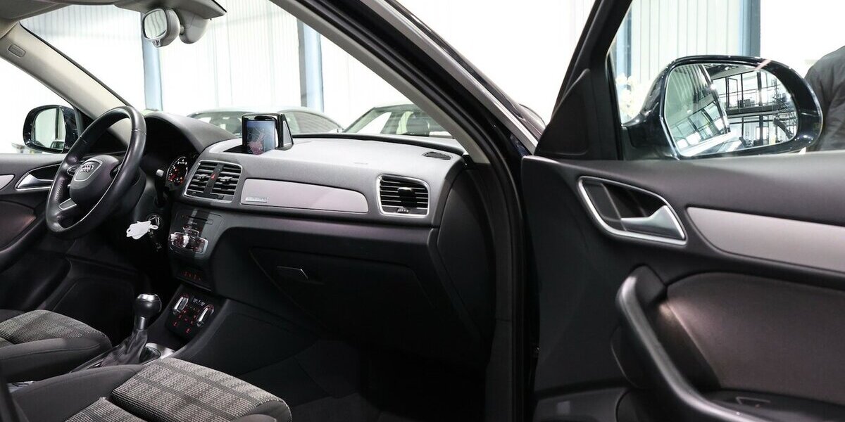Audi Q3 2.0 TFSI QUATTRO SPORT / NAVI+KAMERA / ALLRAD 97.000 km 14.511 &euro; Hamm 59077