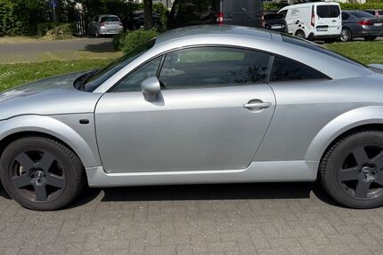Audi TT 235.570 km 3.900 &euro; Fröndenberg 58730