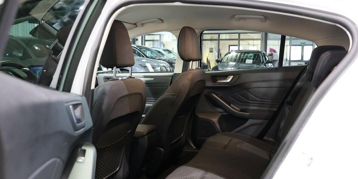 Ford Focus LIMOUSINE 1.5 EcoBlue ACTIVE WHITE / LED 83.000 km 14.331 &euro; Hamm 59077