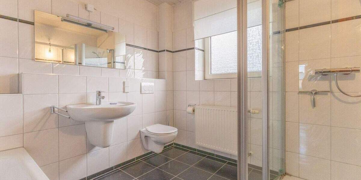 Reihenmittelhaus Menden Mitte - 4 Zimmer, 103 m&sup2;, 255.000&euro; | Angebot:25927269