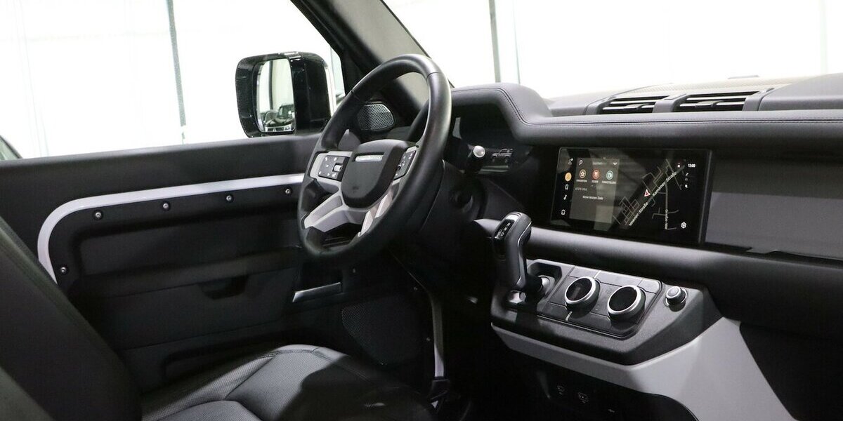 Land Rover Defender D200 90S / 6-SITZER / PANORAMA-SEITEN 69.000 km 54.777 &euro; Hamm 59077